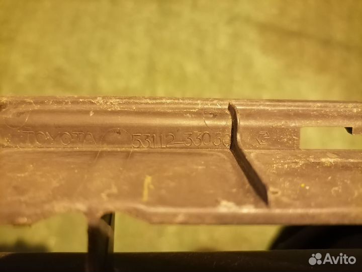 Решетка в бампер Toyota Camry ACV40