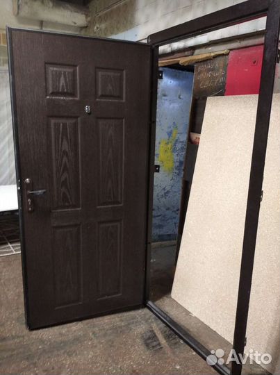 Дверь входная взломостойкая