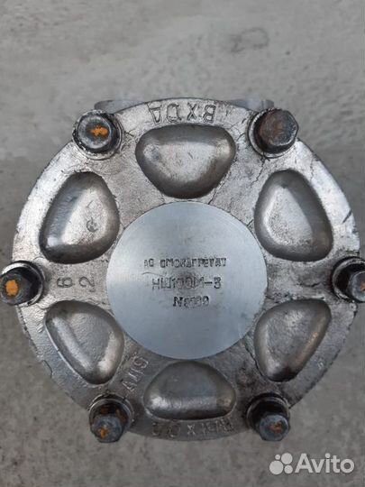 Насос масляный шестеренный нш-100М-3 новый прав