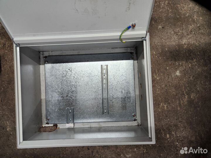 Щит распределительный навесной