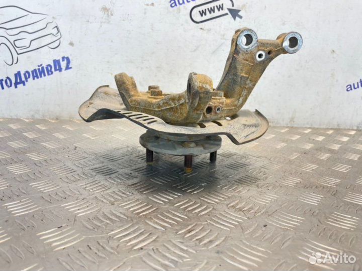 Поворотный кулак передний правый Toyota Corolla