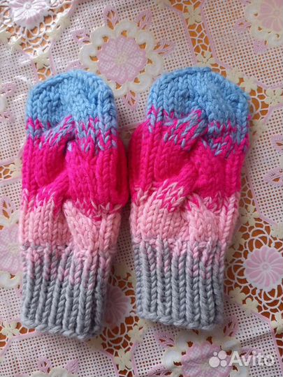 Комплект шапка и варежки для девочки