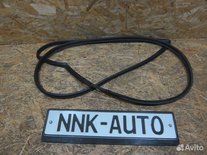 Уплотнитель передней правой двери Kia Ceed 2