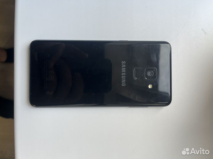 Samsung Galaxy A8 (2018), 4/32 ГБ