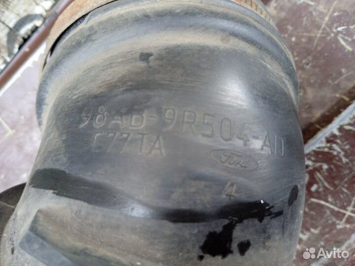 Патрубок воздушного фильтра Ford Focus 1 1998 б/у