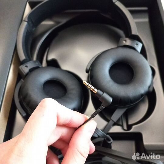 Проводные наушники