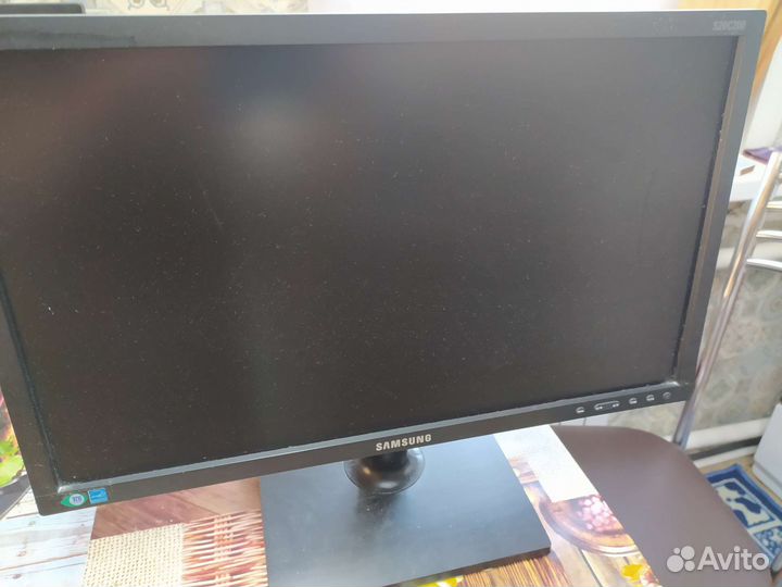 Монитор Samsung