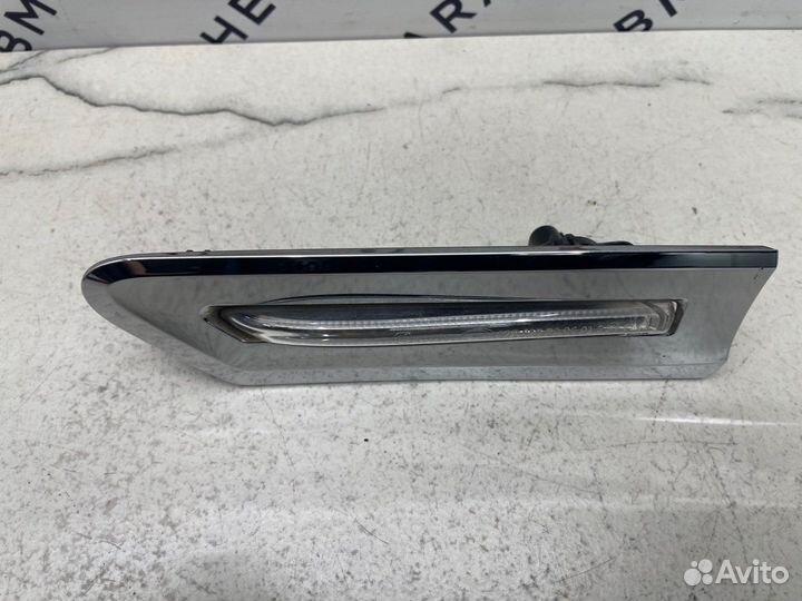 Боковой поворотник левый Bmw F01 F02