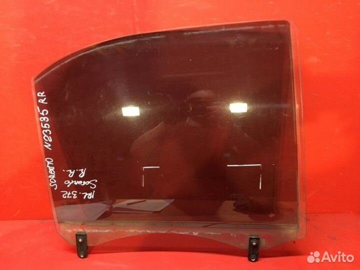 Стекло двери заднее правое Kia Sorento BL D4CB