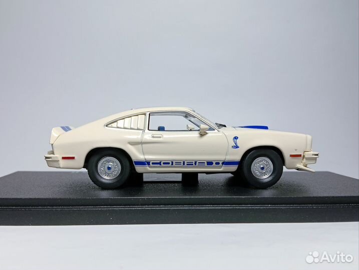 Модель 1/43 Ford Mustang Cobra II 1976 Greenlight