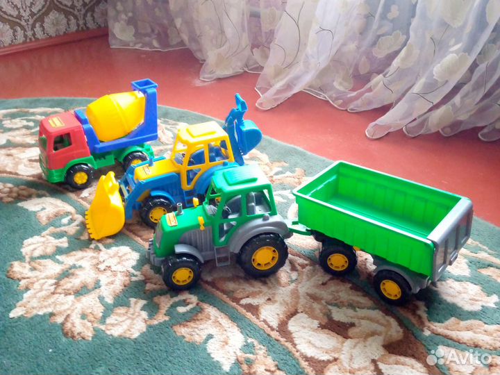 Модельки тракторов