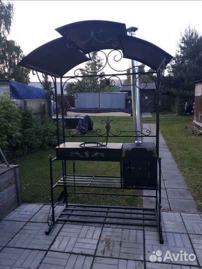 Мангал с крышей