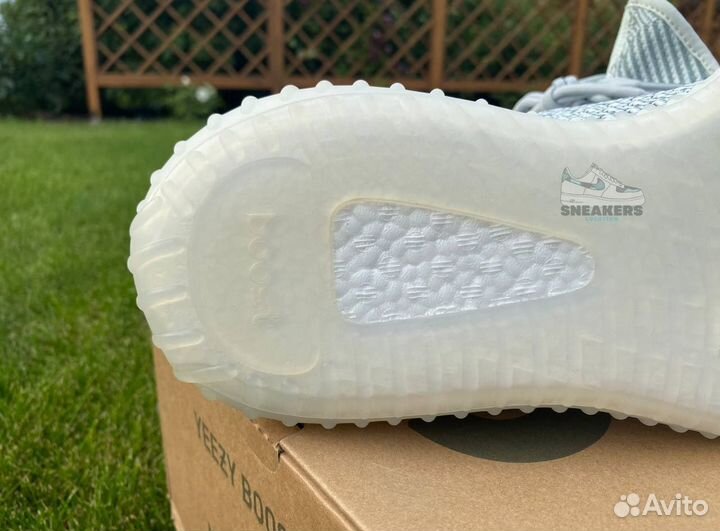 Кроссовки Adidas Yeezy Boost 350 v2 Cloud White