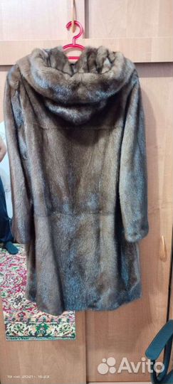 Шуба норковая с капюшоном 48 размер