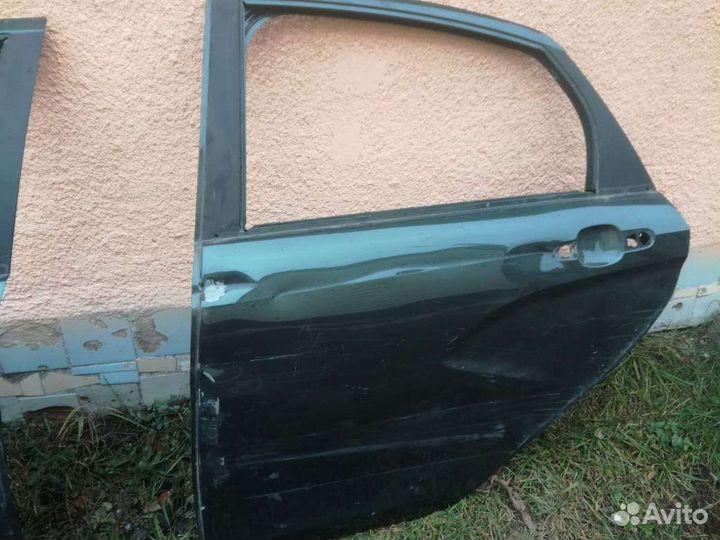 Двери на LADA vesta передняя левая и задняя левая