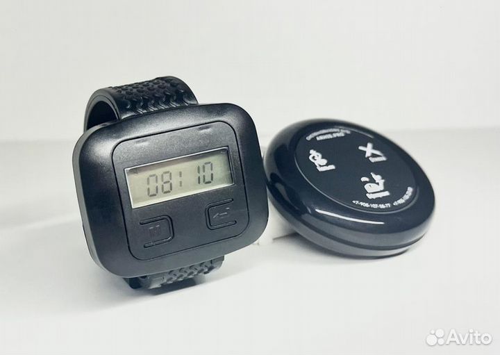 Часы и кнопки вызова официанта в ассортименте