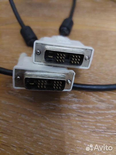 Кабель для компьютера DVI