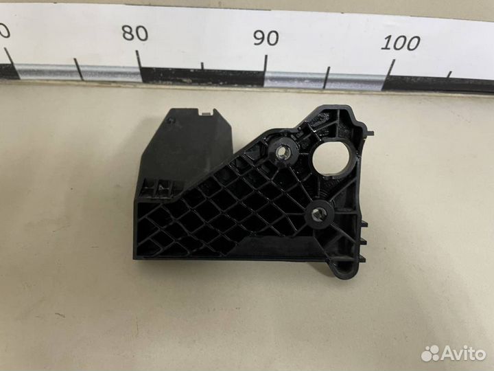 Кронштейн фар левый Skoda Karoq 2017