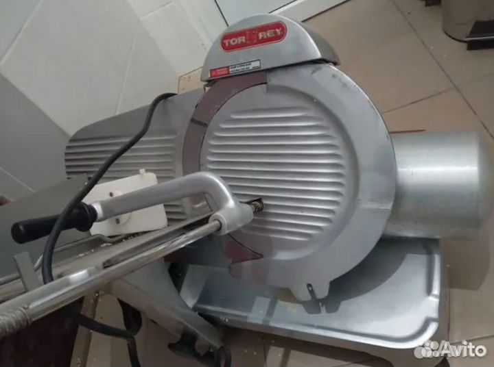 Автоматический слайсер Torrey для рыбы и колбасы