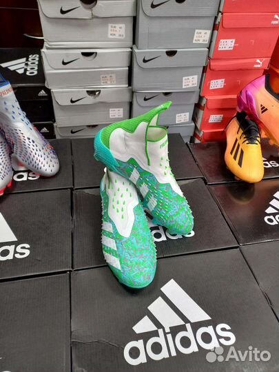 Футбольные бутсы Adidas predator