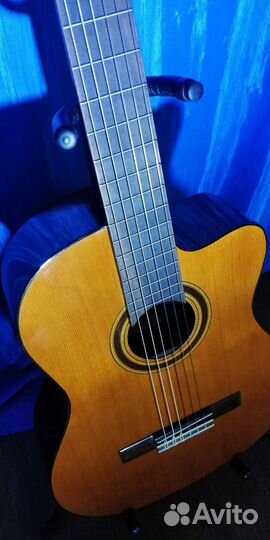 Электроакустическая классическая гитара
