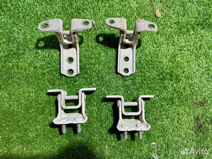 Петли двери Mitsubishi L200