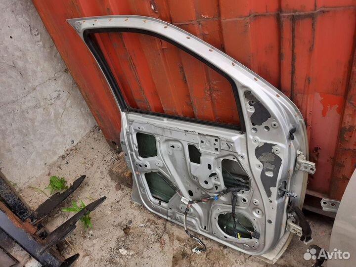 Дверь передняя левая nissan Navara (2010-2015)
