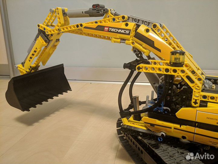 Экскаватор с ду Lepin Technics 20007 (Lego 8043)