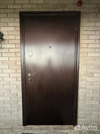 Дверь входная металлическая