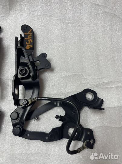 Петли капота BMW E82/E88 комплект правая и левая