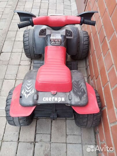 Детский квадроцикл на аккумуляторе