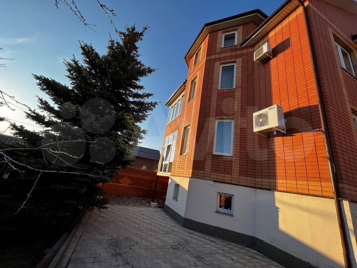 Дом 490 м² на участке 4 сот.