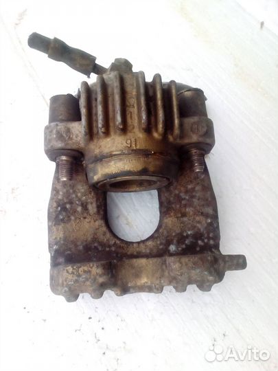 Суппорт передний левый Aud A2