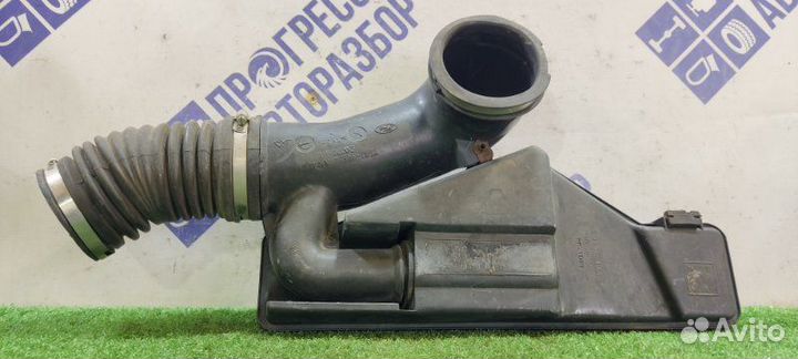 Воздухозаборник Ford Focus 1 седан 2.0 2002