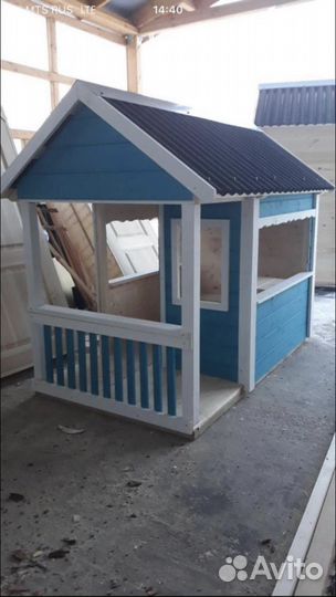 Детский деревянный домик