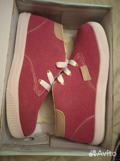 Новые полуботинки для девочки