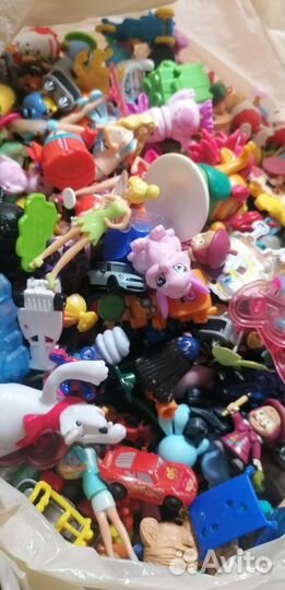 Игрушки из киндер сюрприза пакетом