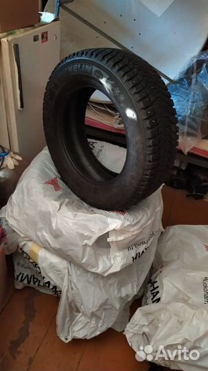 Michelin X-Ice North 3 215/65 R16