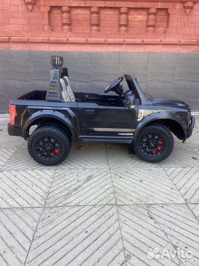 Детский электромобиль Ford