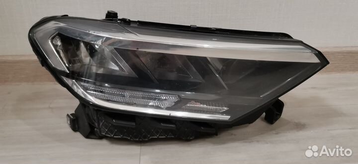 Фара передняя правая Volkswagen Polo 6 LED