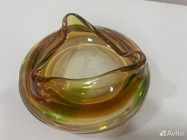 Пепельница, цветное стекло