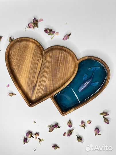 Менажница с китом