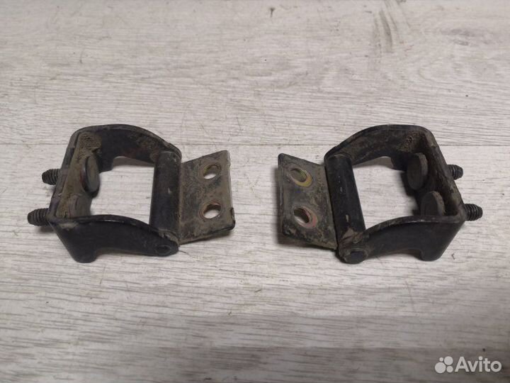 Петли двери багажника Mazda Tribute epew YF 2003