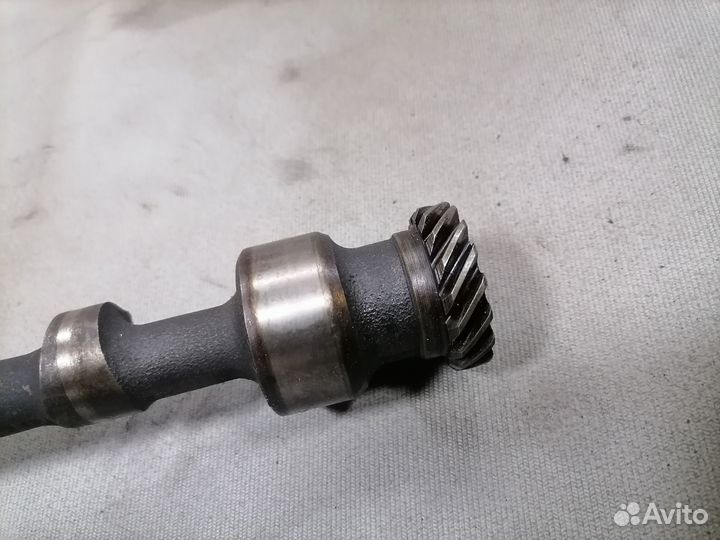 Вал привода масляного насоса VW Passat B3 1988-93