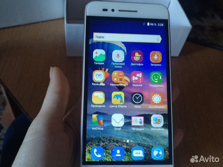 Телефон zte