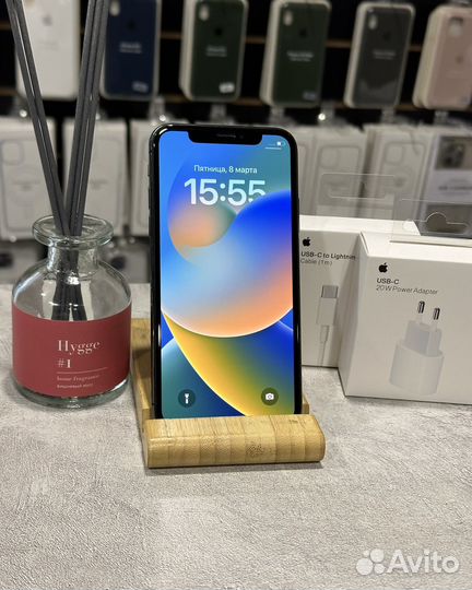 iPhone X, 64 ГБ