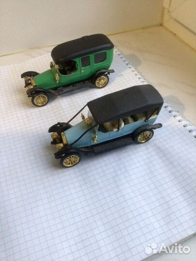 Модель автомобиля 1:43