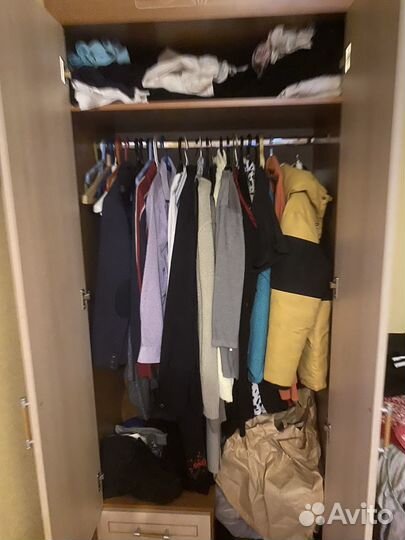 Детская кровать и шкаф