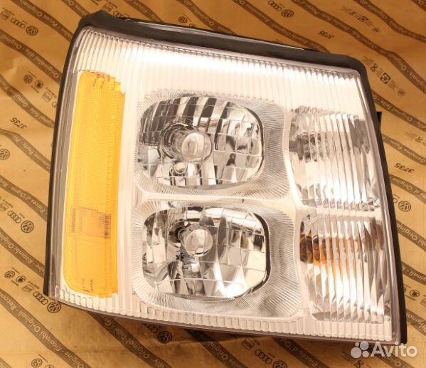 Фара правая cadillac escalade 02-06 xenon