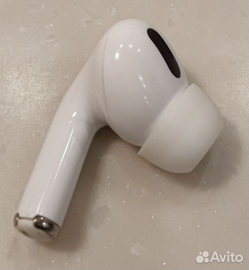 Левый наушник TWS